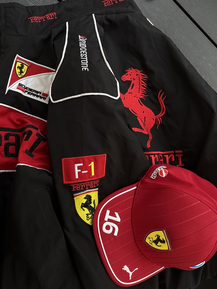 FERRARI F1 PREMIUM OVERSIZED JACKET