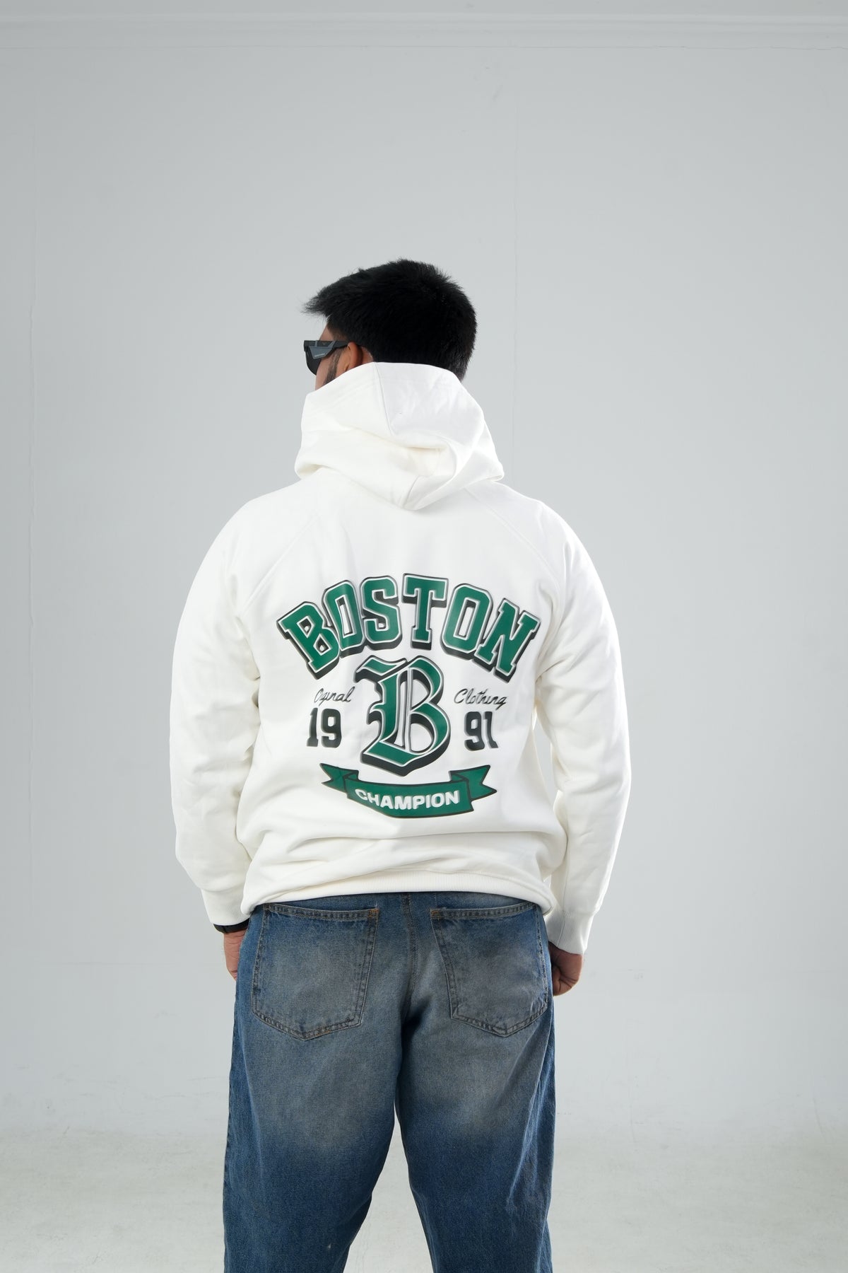 BOSTON EDDITION PREMIUM OVERSIZED OFF-WHITE HOODIE.