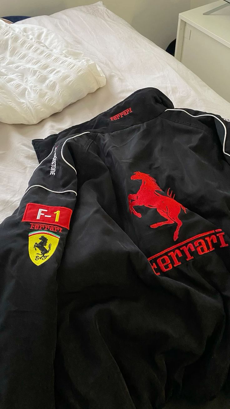 FERRARI F1 PREMIUM OVERSIZED JACKET